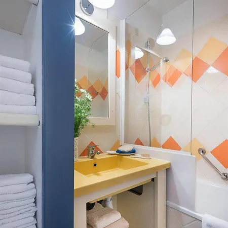 Pierre & Les Citronniers 3* מנטון