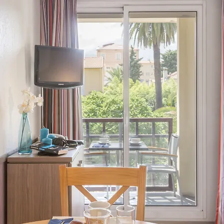 Lejlighedshotel Pierre & Les Citronniers 3*