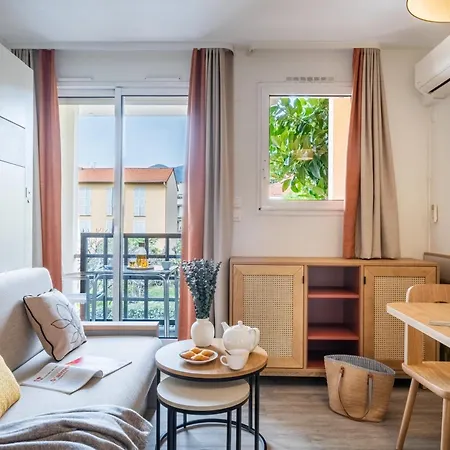 柠檬树皮埃尔假日酒店 芒通