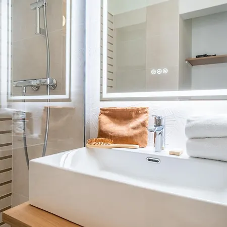 Pierre & Les Citronniers Aparthotel 3*