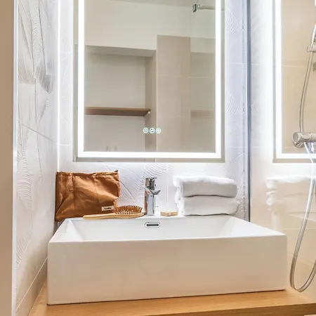 Pierre & Les Citronniers Aparthotel 3*
