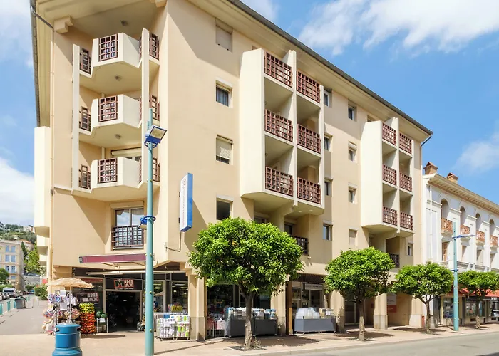 柠檬树皮埃尔假日酒店 3*