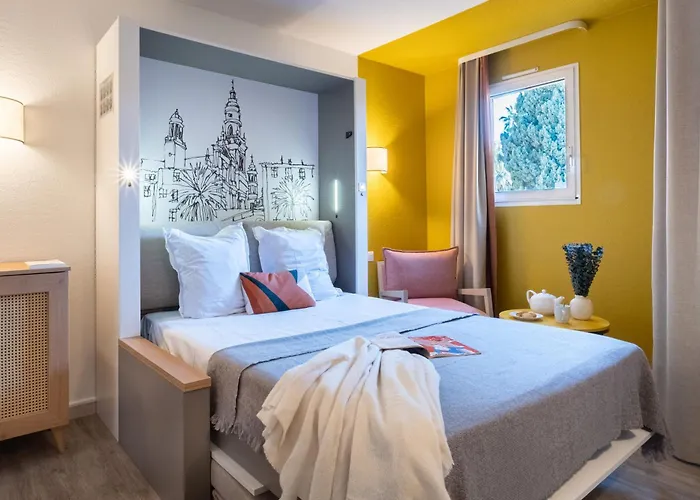 柠檬树皮埃尔假日酒店