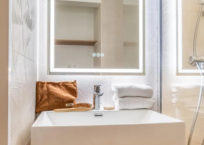 柠檬树皮埃尔假日酒店 3*