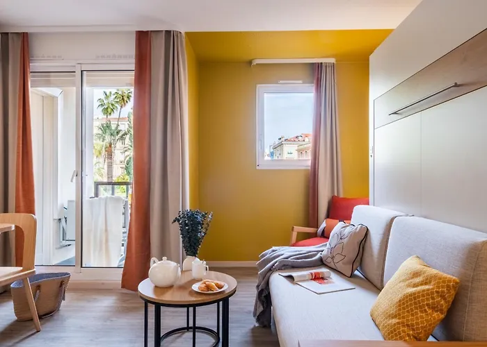 柠檬树皮埃尔假日酒店