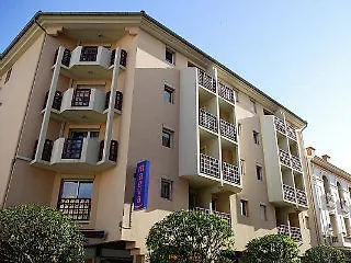 柠檬树皮埃尔假日酒店 3*