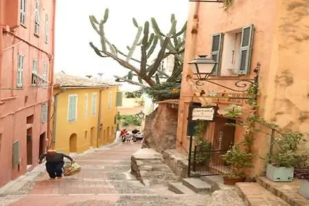 柠檬树皮埃尔假日酒店 3*